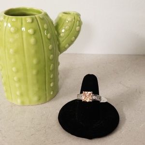 Size 7 Beautiful Ring